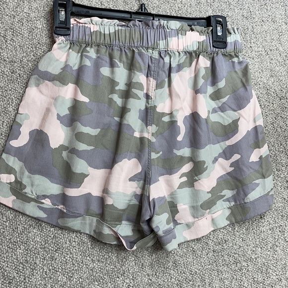 Aerie camouflage shorts size small - Picture 3 of 3